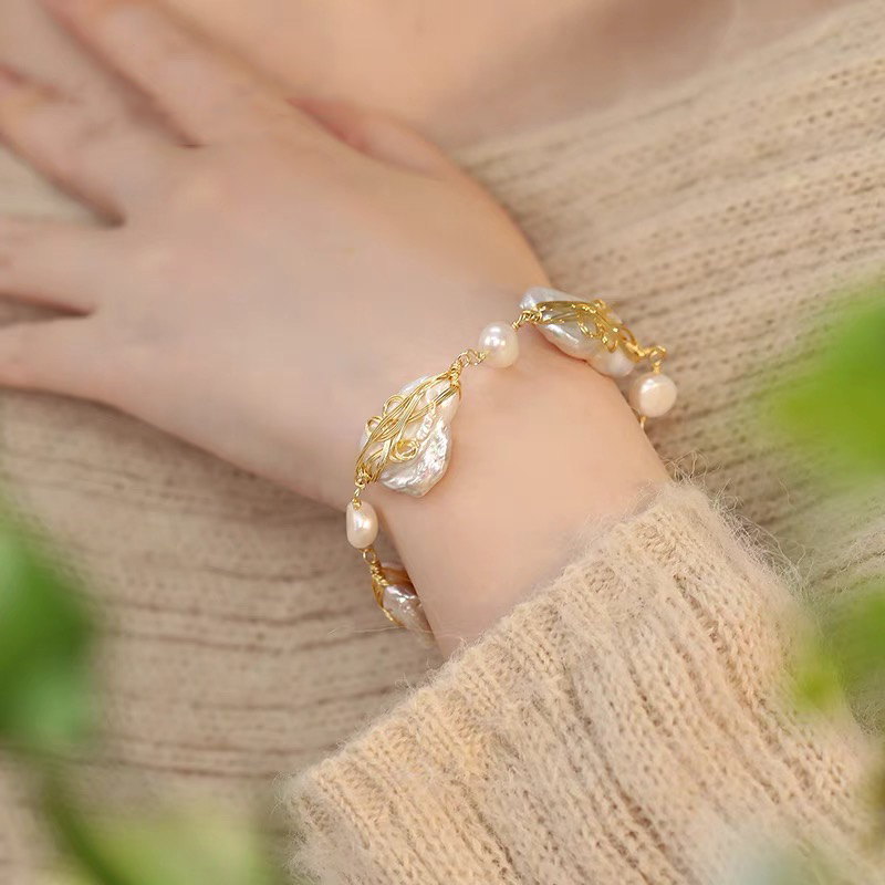 Luciana Pearl Bracelet|18k Gold Plated