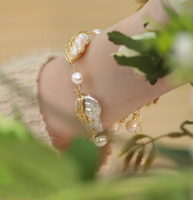 Luciana Pearl Bracelet|18k Gold Plated