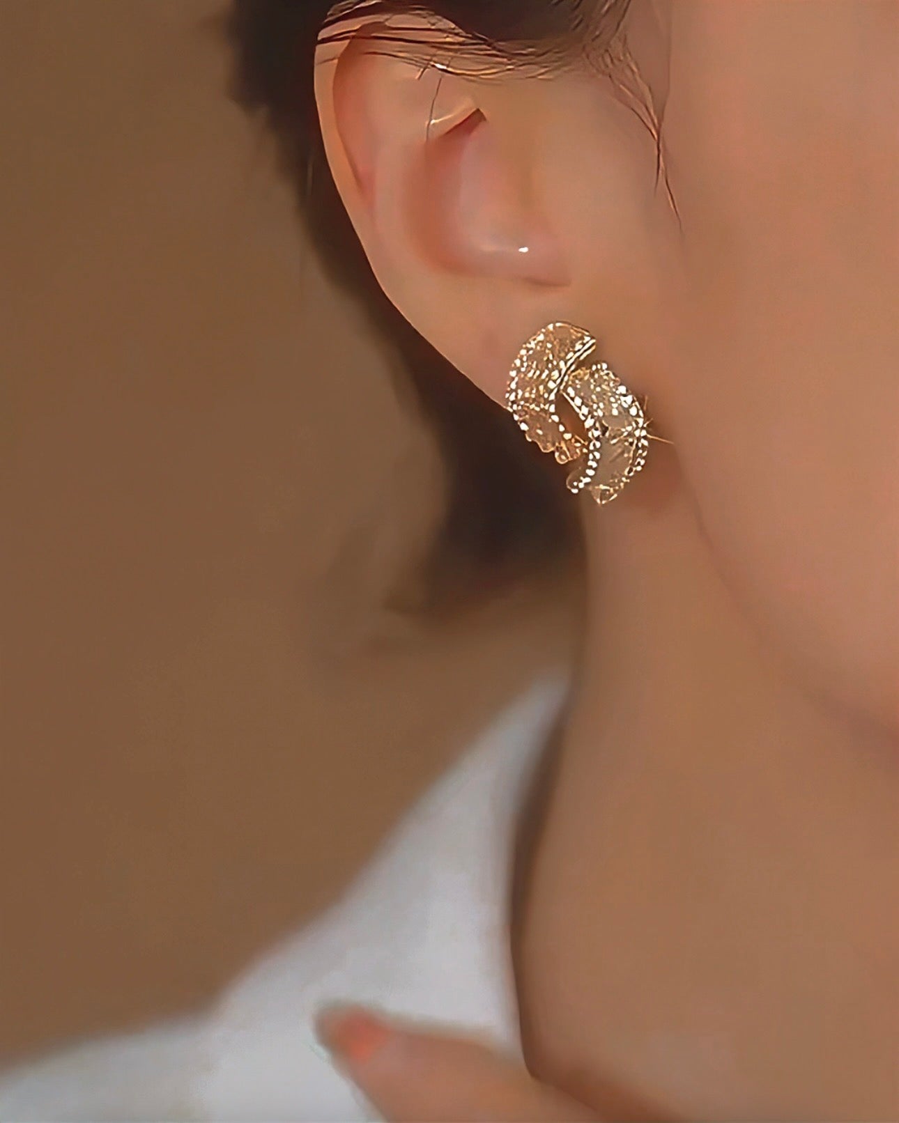 Hiss Earrings